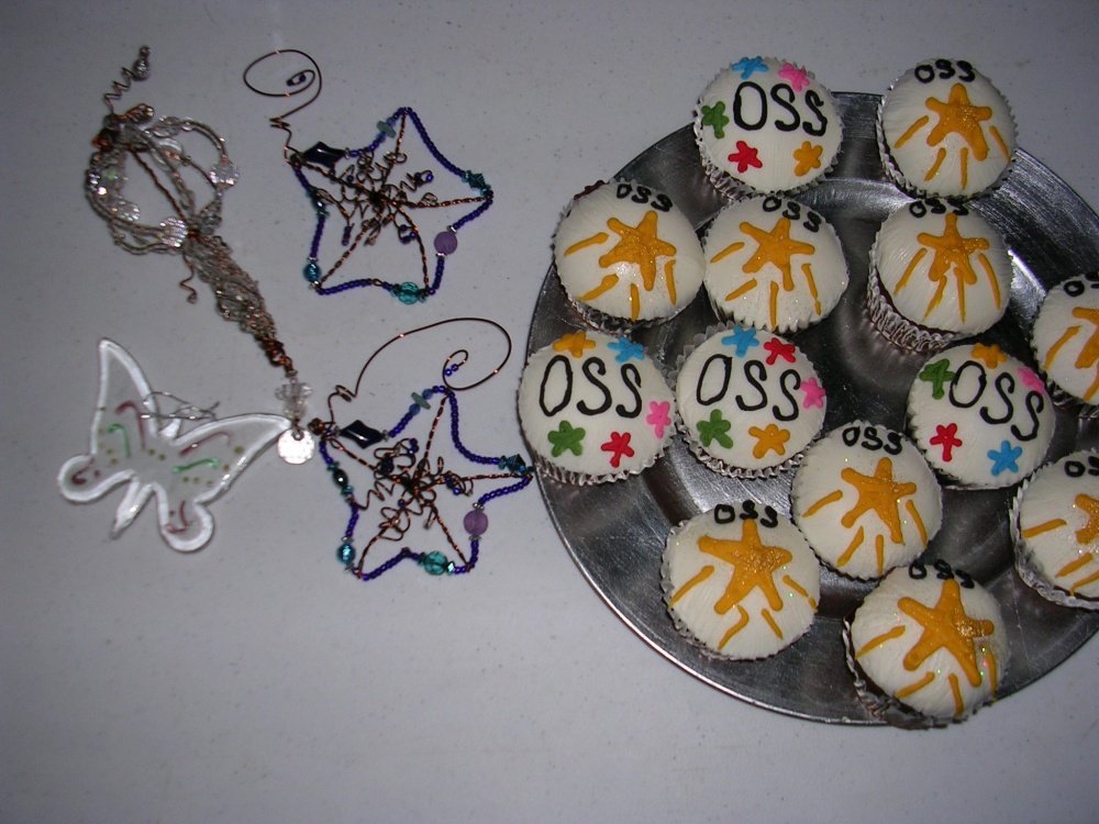 OSS decorated cupcakes and table decorations